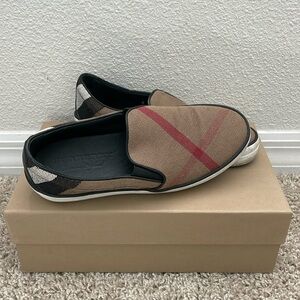 Burberry Gauden slip on